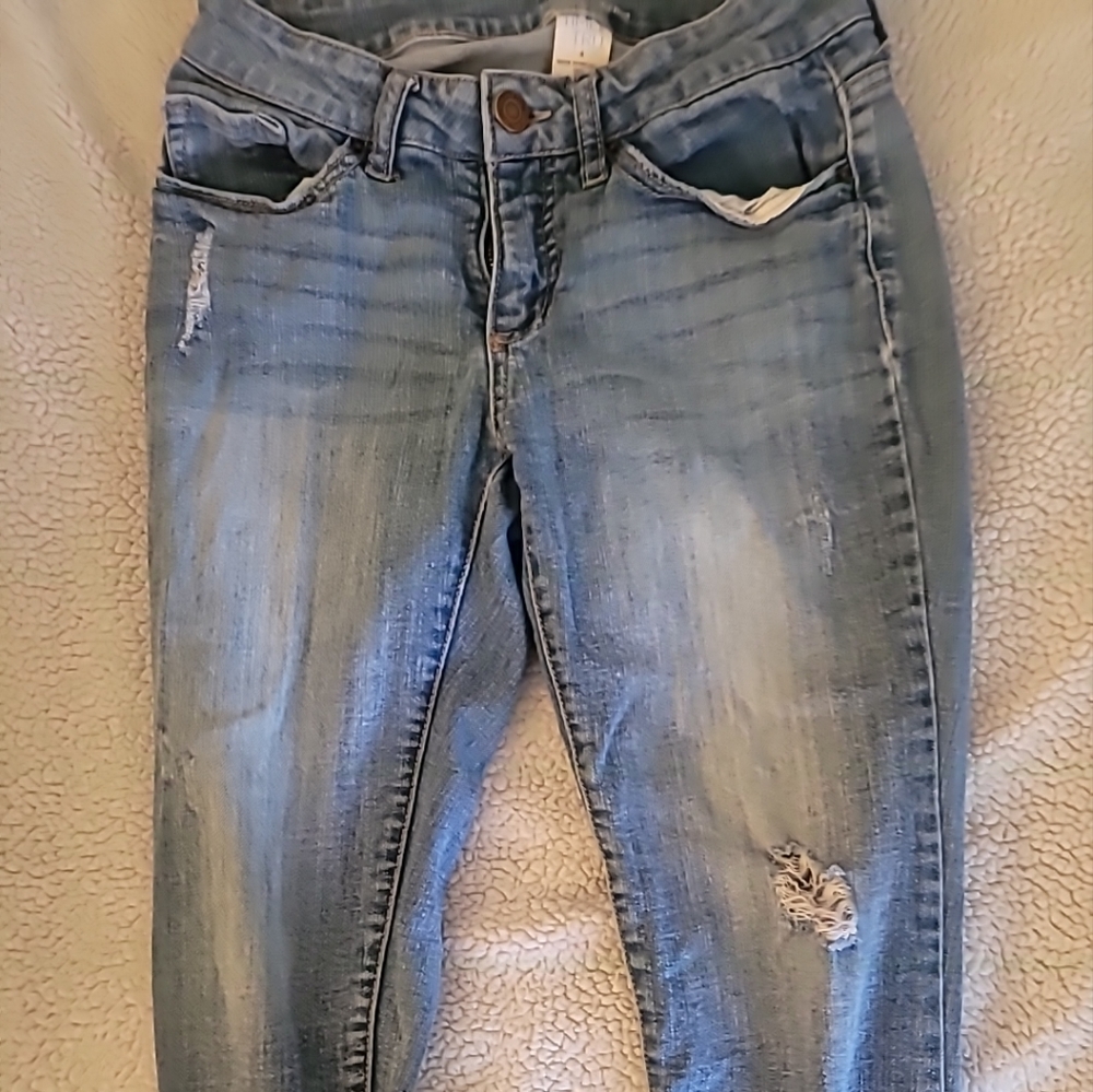 Time And Tru Women's Size 4 Blue Mid Rise Capris Stretch Denim Jeans